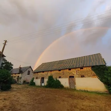 Petite Maison A La Campagne * La Selle-Craonnaise