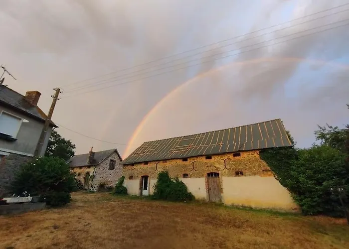 Petite Maison A La Campagne * La Selle-Craonnaise