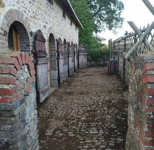 Petite Maison A La Campagne